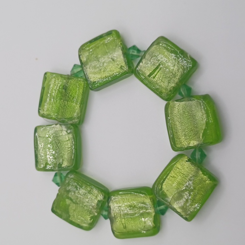 Green Glass Jewelry Set - Picture 5 of 7